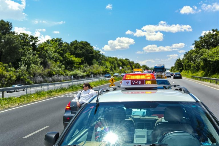 Automobilistes : Cet équipement sera désormais obligatoire à partir du 1er janvier 2026 pour circuler sur les routes espagnoles.jpg