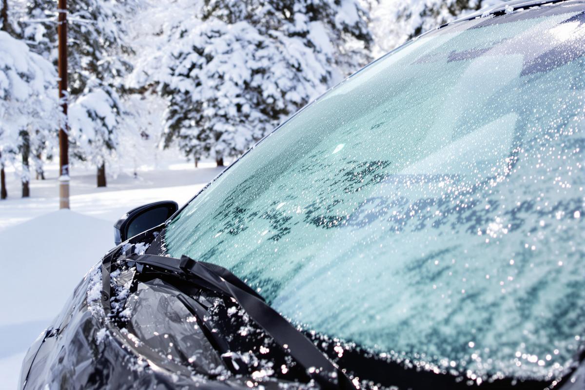 À quoi sert de verser du vinaigre sur le pare-brise de la voiture et pourquoi recommandez-vous de le faire en décembre.jpg