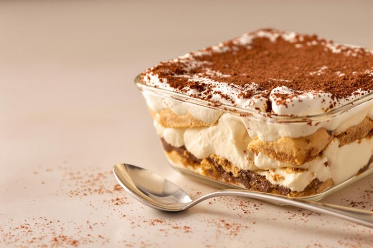 « J'ai remplacé le mascarpone par cet ingrédient » : son tiramisu maison affiche presque 2 fois moins de calories.jpg